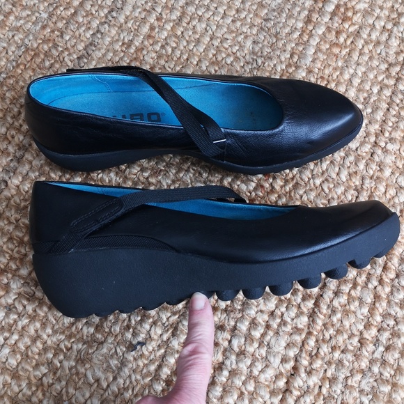 Tsubo Shoes - Funky Tsubo wedges